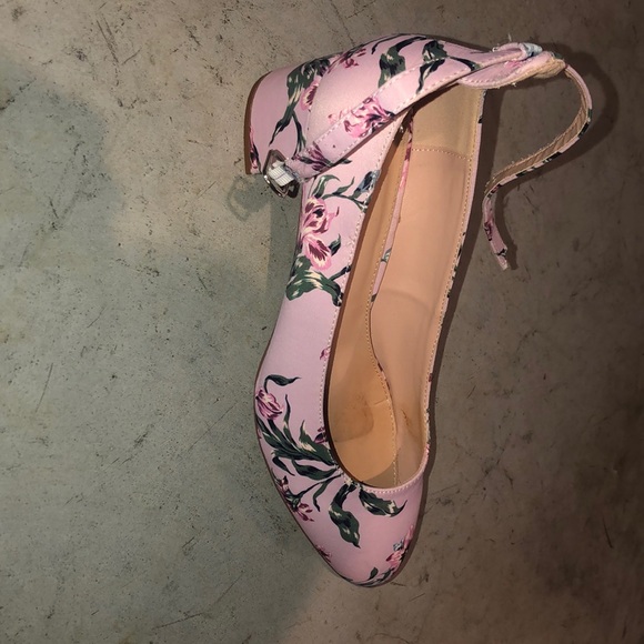 Shoes - Picture 2 of 2